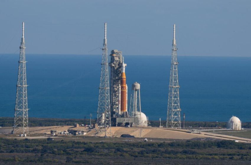  NASA delays first Artemis moonshot with astronauts because of extreme cold