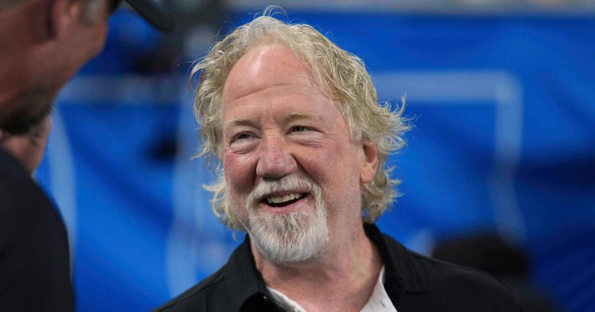  Timothy Busfield surrenders in New Mexico amid child sex abuse case
