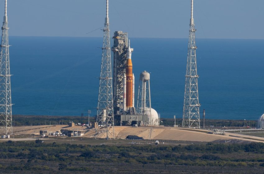 NASA delays first Artemis moonshot with astronauts due to extreme cold at launch site