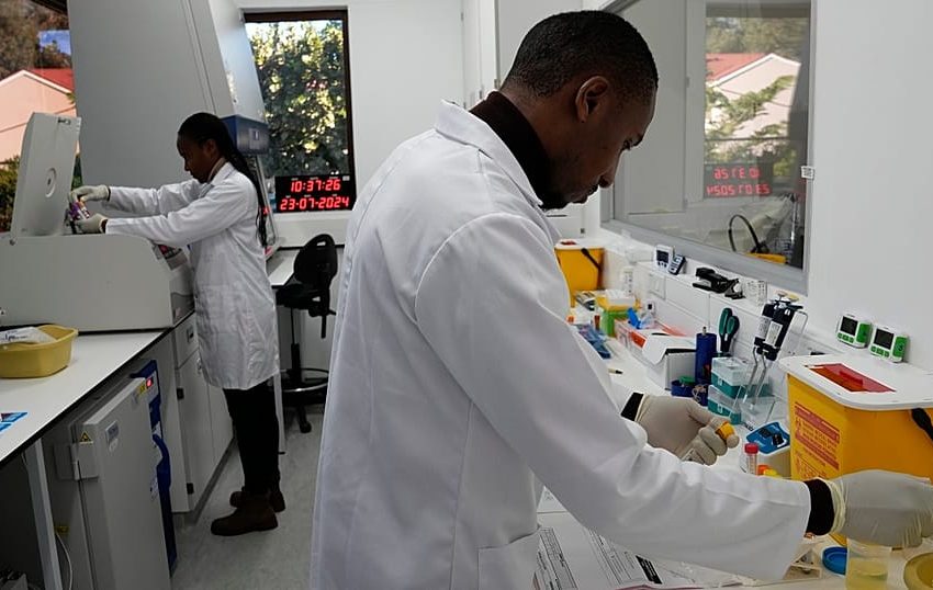  Zimbabwe launches groundbreaking HIV prevention drug Lenacapavir