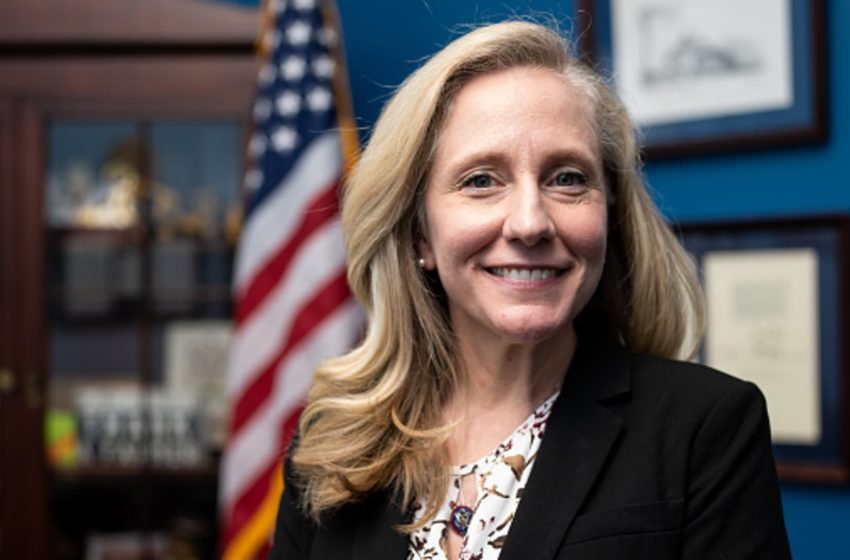  Democrats pick Gov. Spanberger to give State of the Union rebuttal