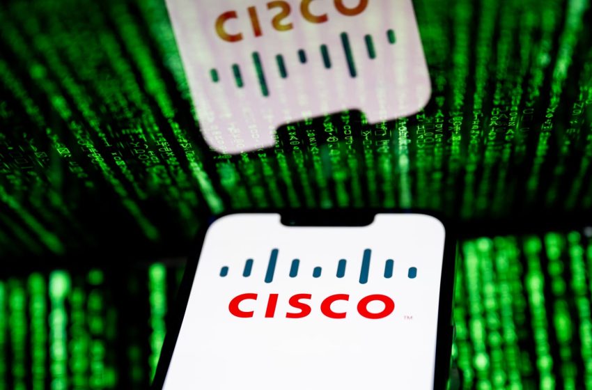  Cisco has finally surpassed its dotcom bubble high. Is the reinvented stock a buy from here?