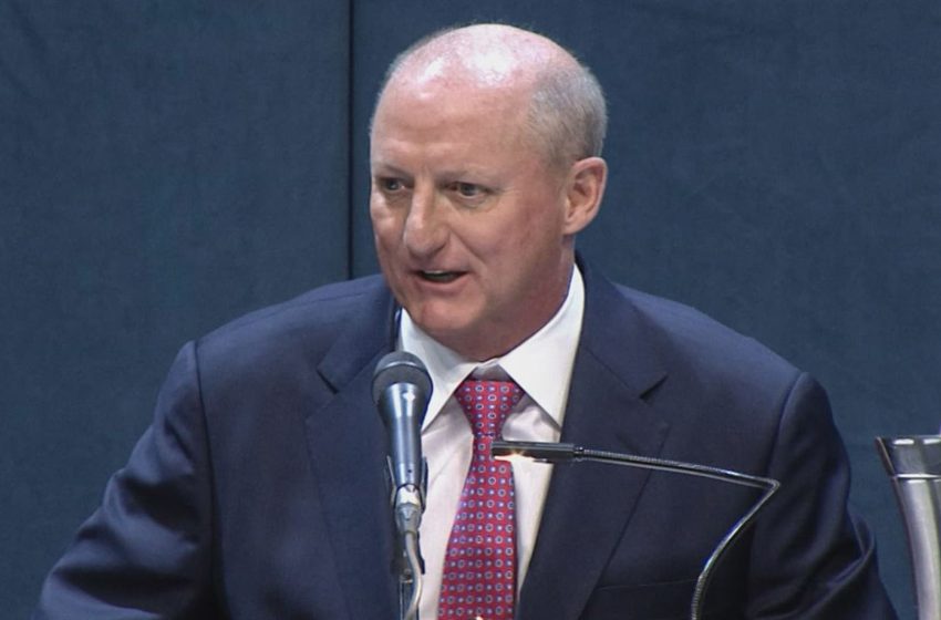  Berkshire CEO Greg Abel vows to keep Buffett’s culture of disciplined investing in first annual letter