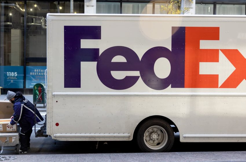  FedEx sues for refund of Trump tariffs after Supreme Court ruling