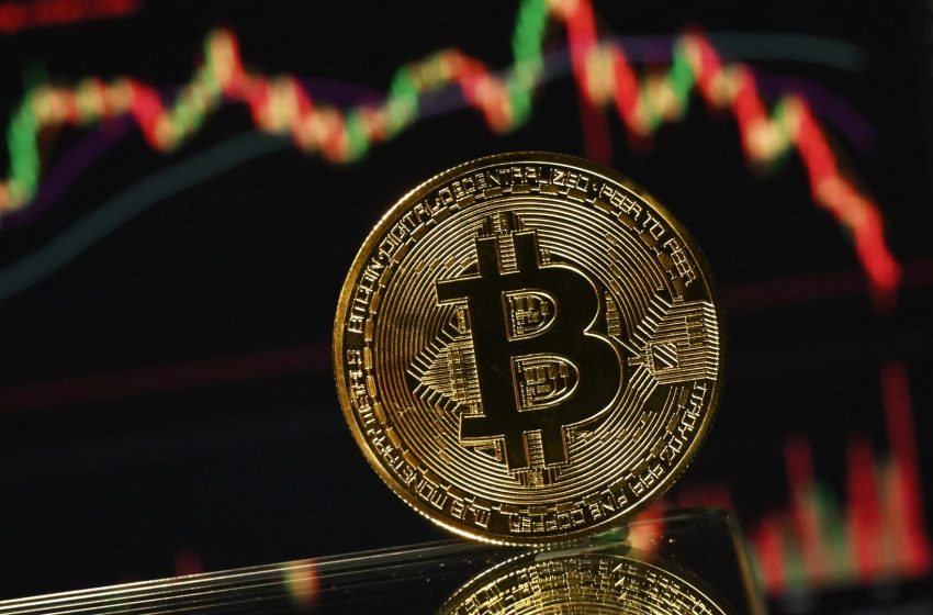  Bitcoin breaks below $73,000 to lowest since November 2024 as heavy selling resumes
