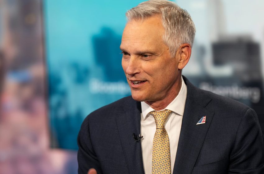  Pressure mounts on American Airlines CEO as carrier lags rivals