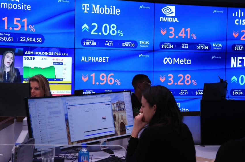  Stock market today: Live updates