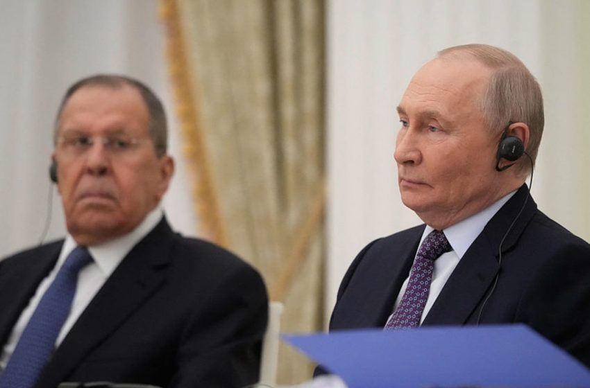  Russia Putin says U.S. oil blockade on Cuba is unacceptable