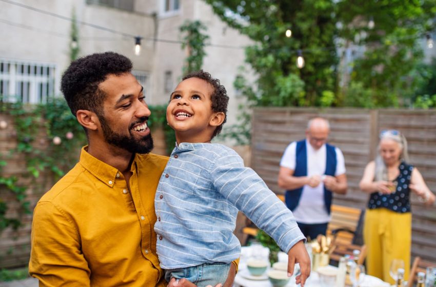  I’m a mom and psychologist—parents who are less stressed do 5 things differently