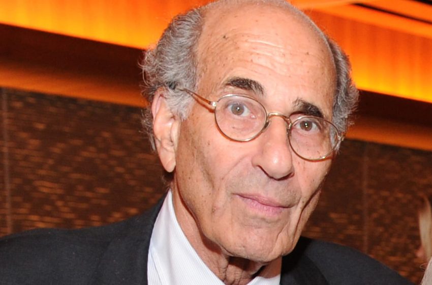  Nobel winner quits Columbia U. brain institute