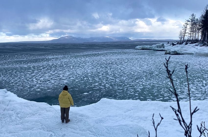  Seven Chinese tourists drown after car falls through ice in Russia