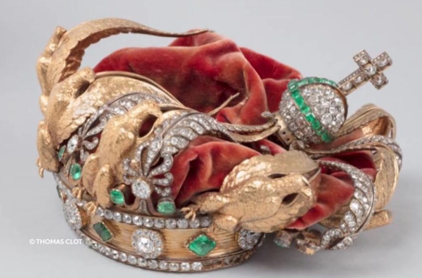  Crown Dropped by Louvre Thieves Is Crumpled