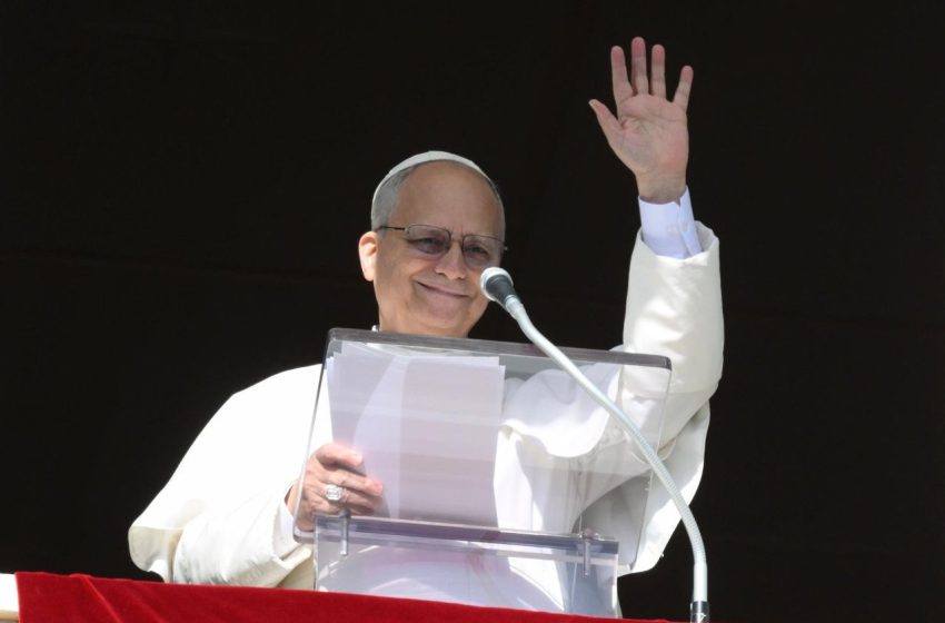  Pope at Angelus: Beatitudes can become a measure of happiness