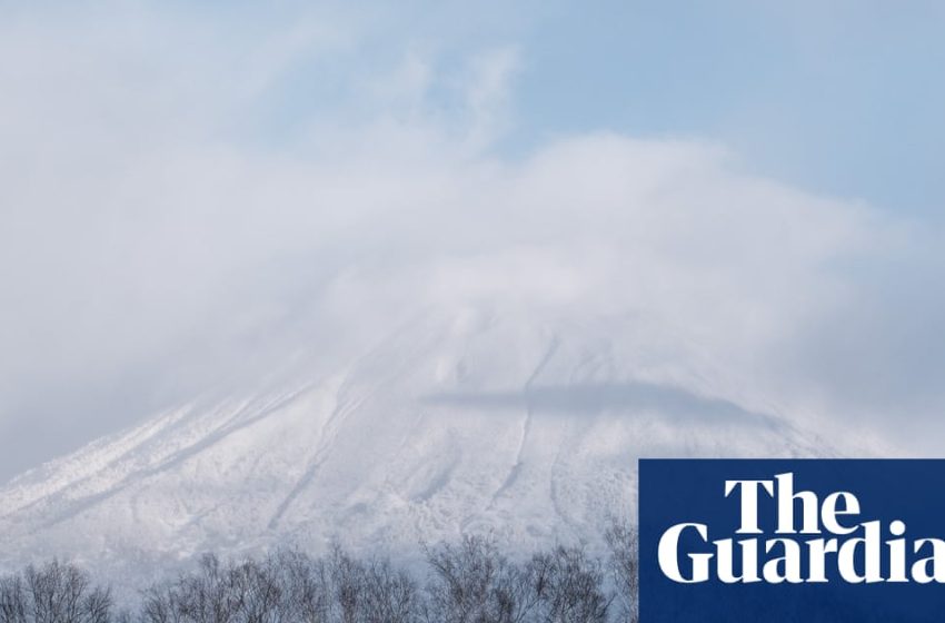  Australian man dies skiing in Japan days after Queensland snowboarder killed in ski lift accident | Japan