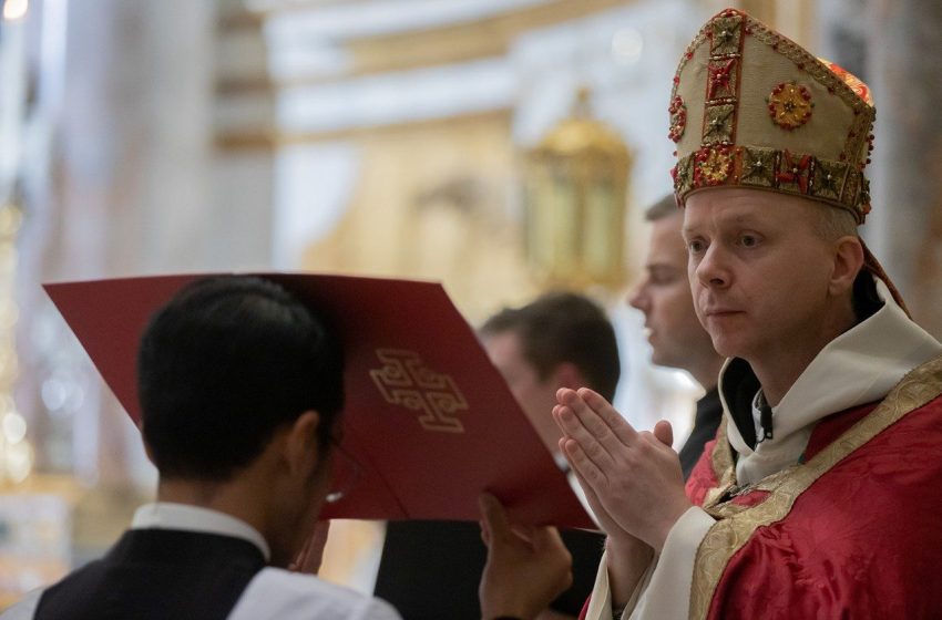  ‘Illuminated by a Hidden Glory’: Theme of Lenten Spiritual Exercises