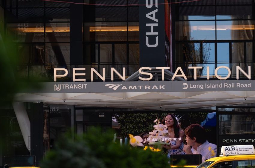  White House pitches renaming Penn Station as Trump Station to unlock Gateway tunnel funding