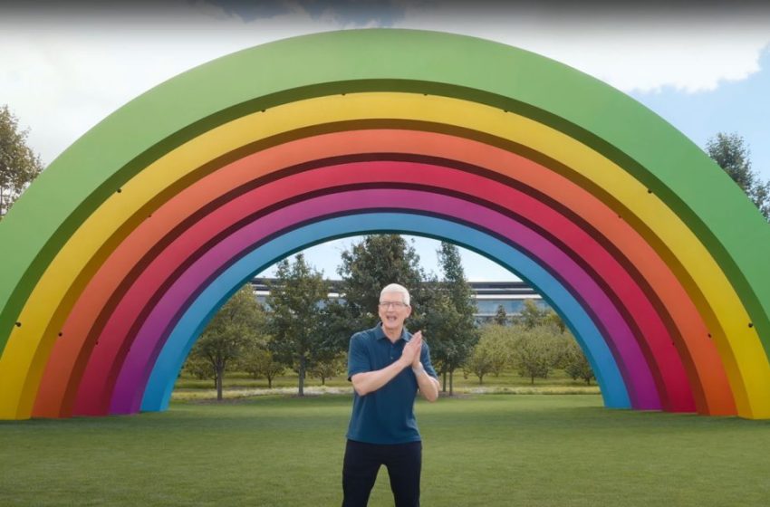  Tim Cook promises Apple will celebrate its upcoming 50th anniversary