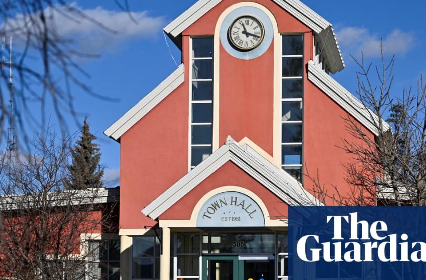  ‘People want to help’: Canadians rally round Tumbler Ridge after school shooting | Tumbler Ridge school shooting