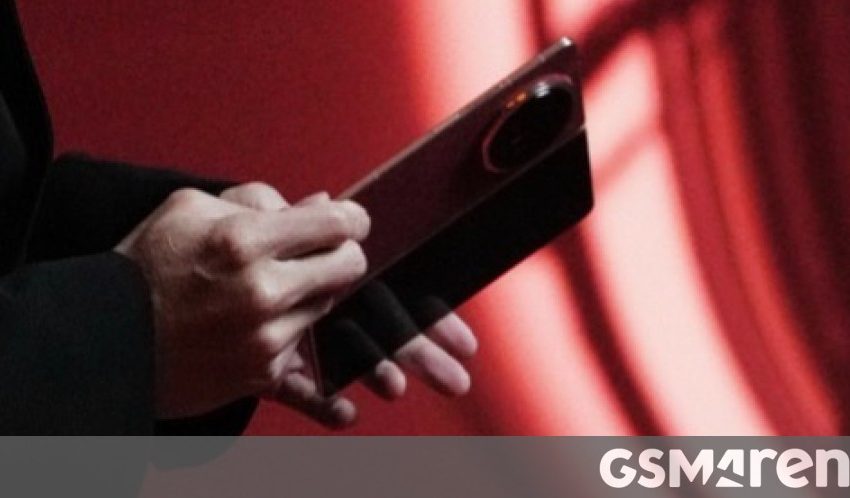  Honor Magic V6 breaks cover ahead of MWC launch