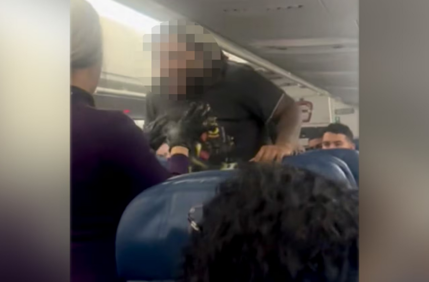  Delta flight out of Houston forced to turn around to Hobby Airport because of unruly passenger, airline says