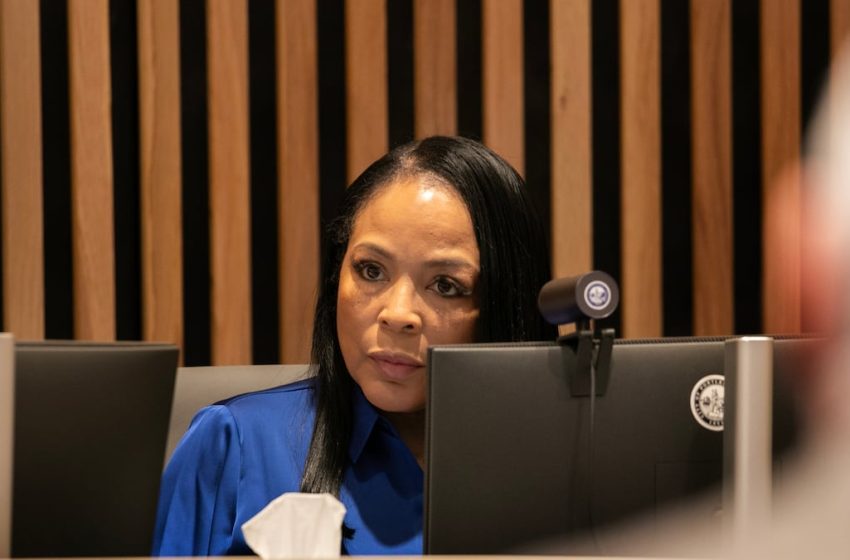  Loretta Smith calls for open carry for Portland city councilors following latest protest