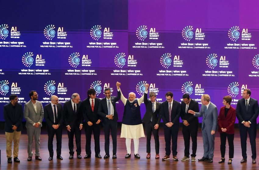  Modi’s Chaotic AI Summit Showed India’s Clout and Constraints