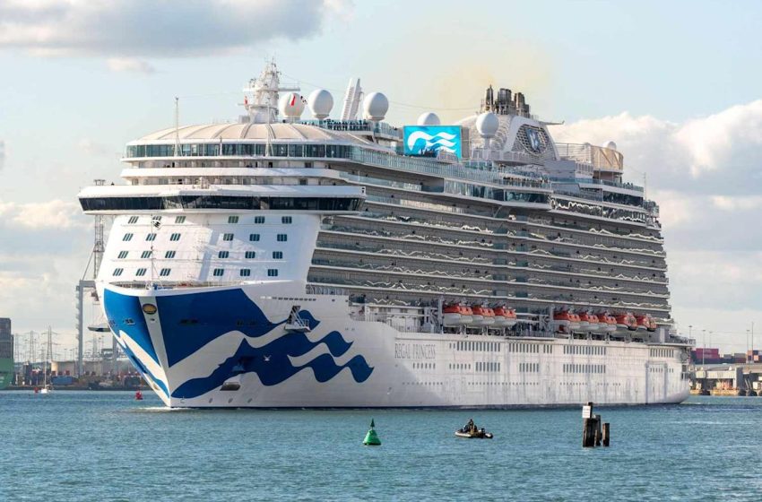  Popular Cruise Line Faces Backlash After Reportedly Changing Its Dining Dress Code