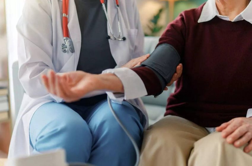  Blood Pressure Symptoms: Silent signs of high blood pressure you shouldn’t ignore, according to cardiologists |