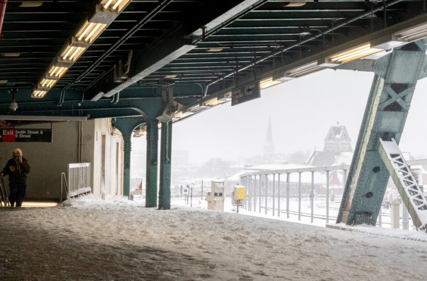  NYC blizzard update: Schools reopen, transit has service changes Tuesday morning