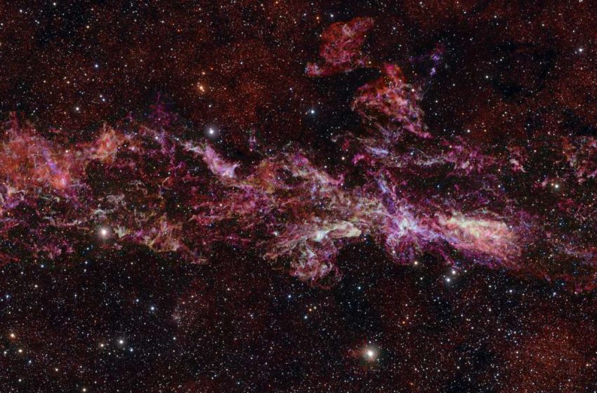  Swirling beauty of the Milky Way galaxy’s heart is captured in a new telescope picture