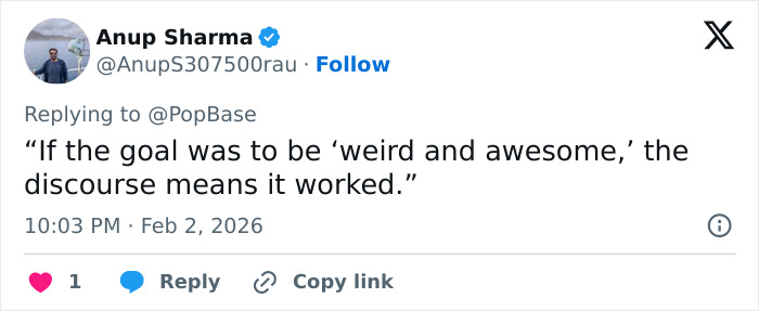 Screenshot of a tweet discussing Chappell Roan’s Grammys look controversy and public reactions.