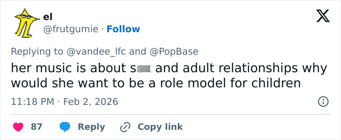 Screenshot of a social media reply discussing Chappell Roan's controversial Grammys look and public reaction.