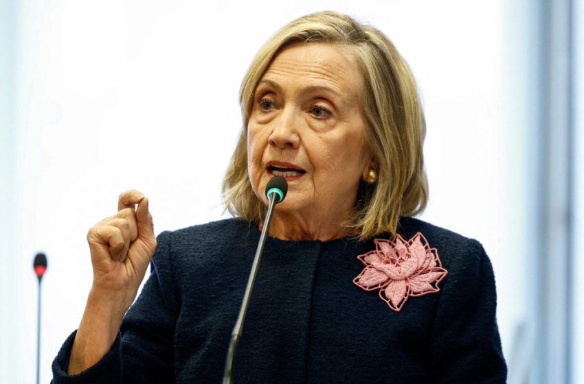  Hillary Clinton calls for public hearing in House Epstein investigation