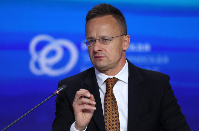  Hungary’s foreign minister says country will block key EU loan to Ukraine until Russian oil shipments resume