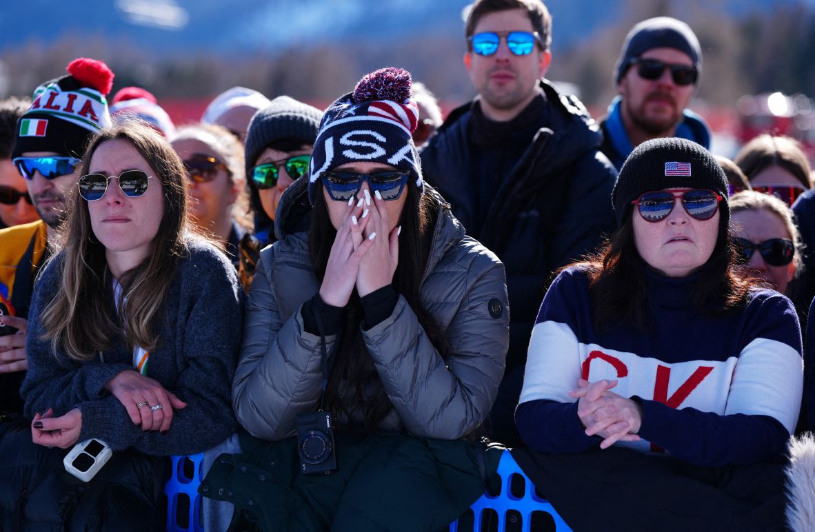 Fans react after Lindsey Vonn's crash in the downhill.
