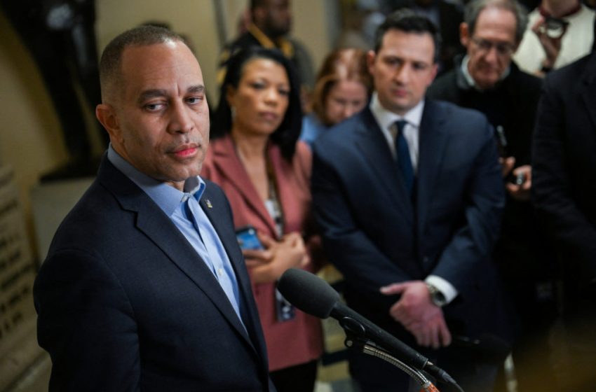  Congress prepares for war powers resolution vote to block U.S. strikes on Iran