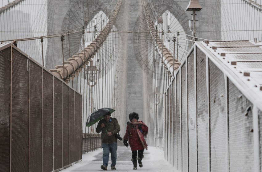  New York Mayor Zohran Mamdani orders citywide shutdown as snowstorm hits | Weather News