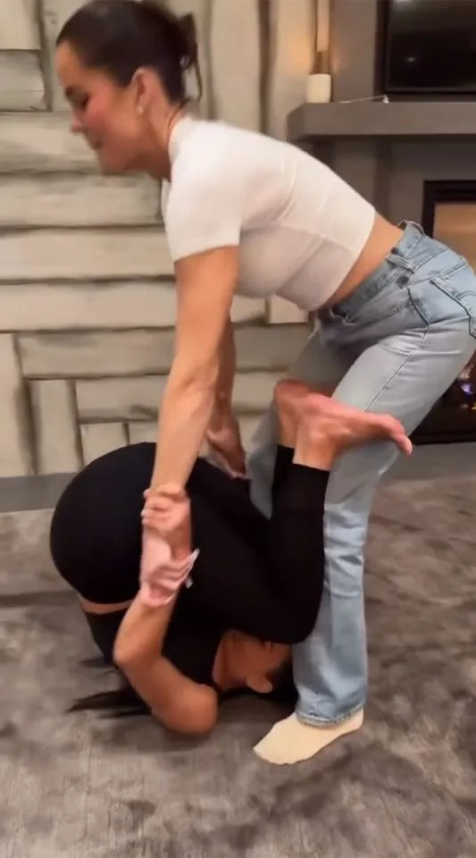 Kim Kardashian and Khloe Kardashian Kim Kardashian/Instagram