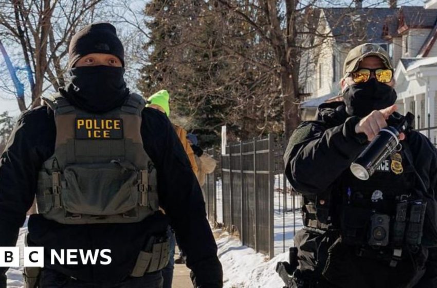  DHS heads towards shutdown after funding bill fails in Senate – BBC