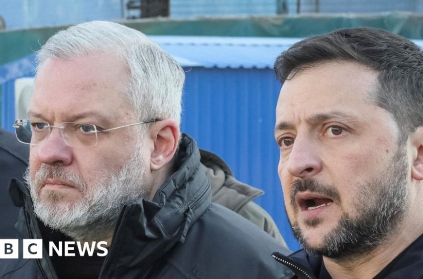  Ukraine's ex-energy minister arrested while attempting to leave country – BBC