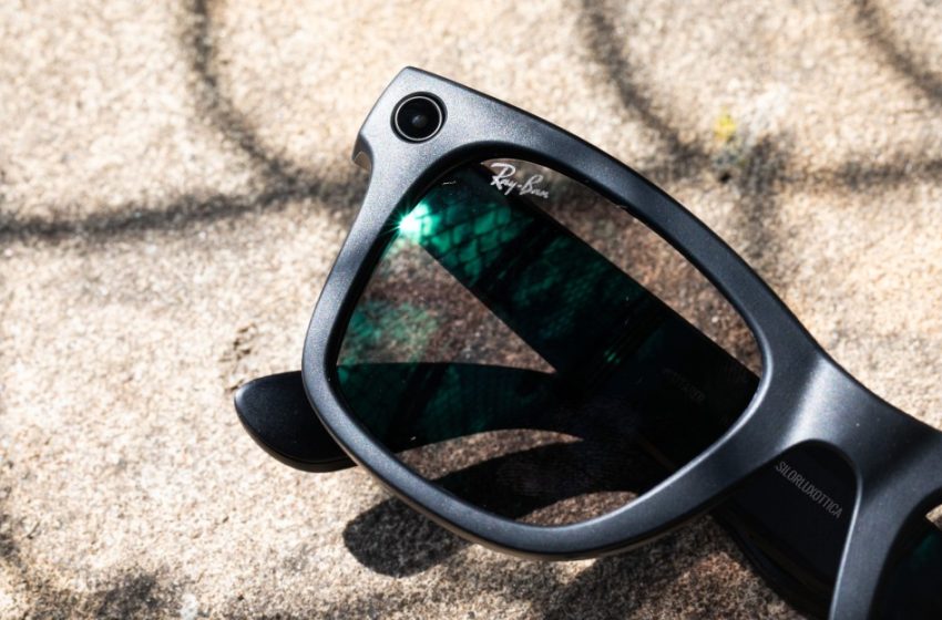  Apple is reportedly planning to launch AI-powered glasses, a pendant, and AirPods