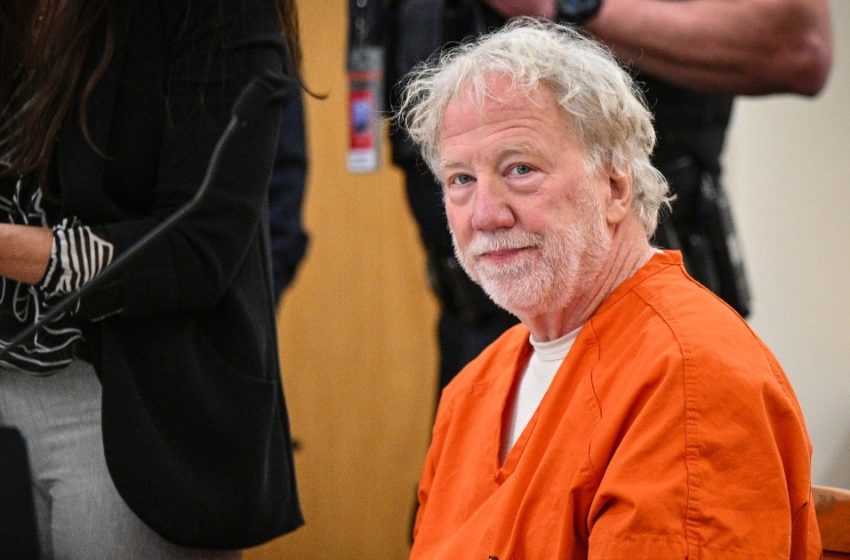  Actor Timothy Busfield indicted on child sex abuse charges by New Mexico grand jury