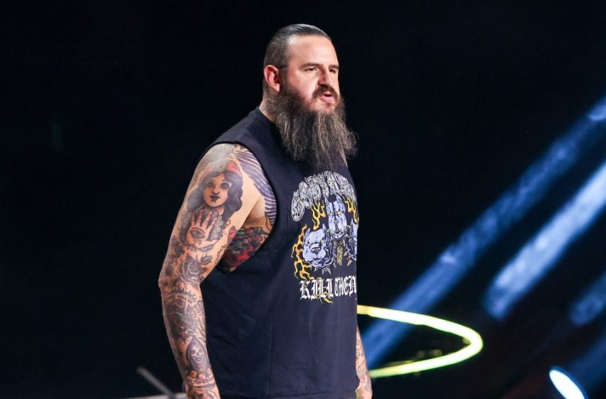  Anti-ICE chant erupts at AEW pro wrestling show in Las Vegas, pausing main event match