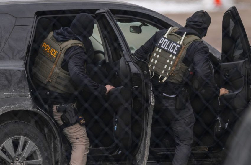  2 federal agents placed on leave after appearing to make ‘untruthful’ statements about violent encounter in Minneapolis