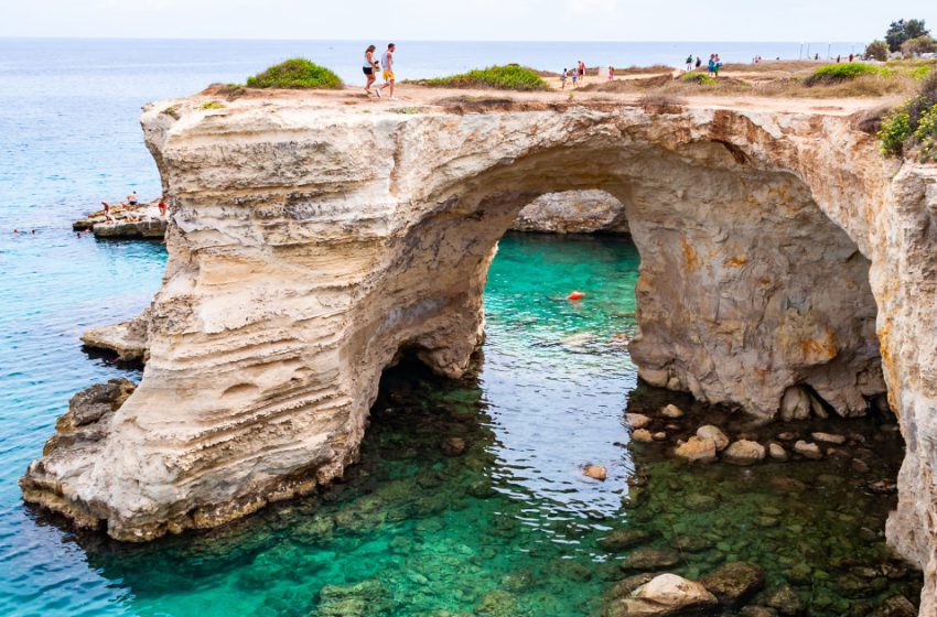  ‘Lovers’ Arch’ collapses on Valentine’s Day on Italy’s Adriatic coast