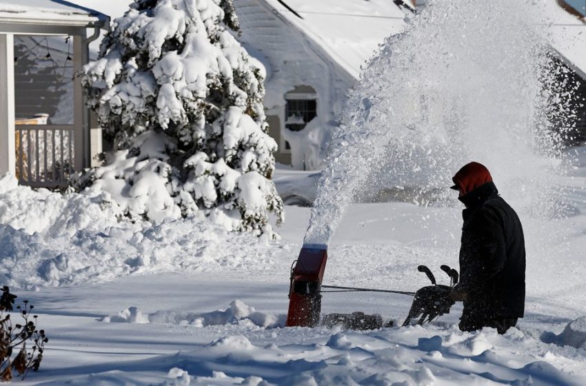  Northeast digs out from brutal storm that disrupted flights and canceled schools