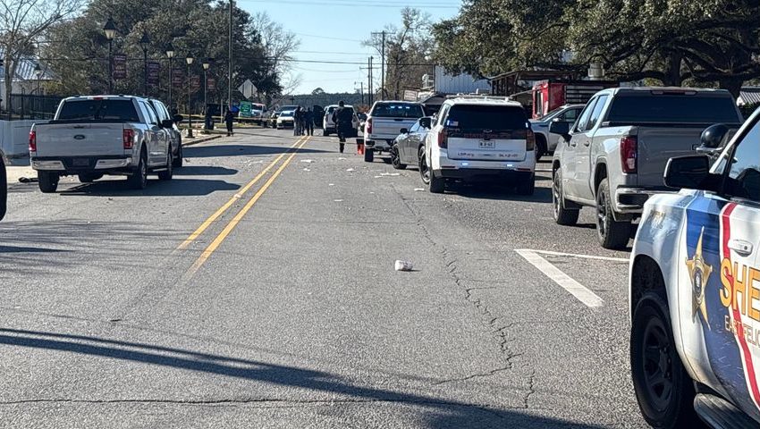  5 people, including one child, injured in shooting at East Feliciana Parish courthouse during Mardi Gras parade