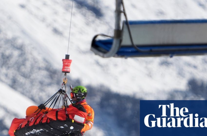  Lindsey Vonn airlifted to hospital after crashing out of Olympic downhill race | Lindsey Vonn