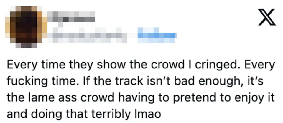 A social media post criticizing the reactions of a crowd at an event, highlighting their apparent performance as unconvincing and forced