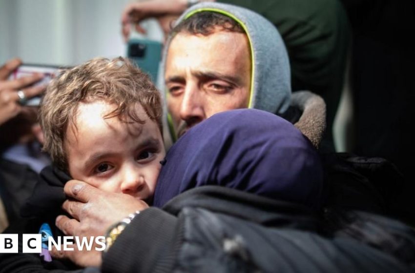  Gazans returning through Rafah crossing describe checks by Palestinian militia – BBC